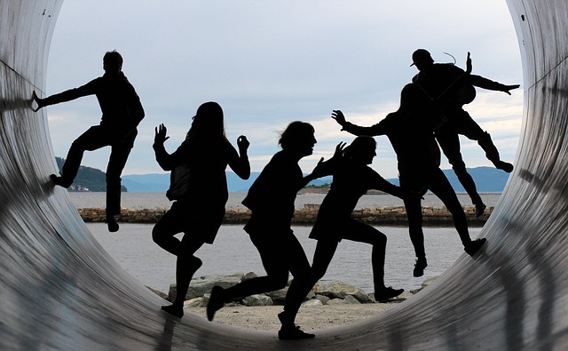 friendship, fun, backlighting, together, characters, people, tube, fjord, water, sky blue, outlines, the shade, nature, running, to dance, team, community